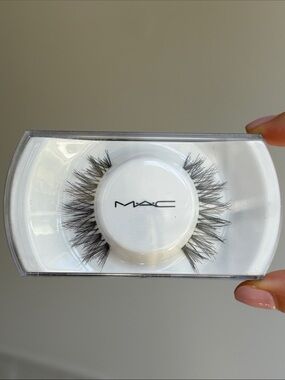 MAC 76 Lashes